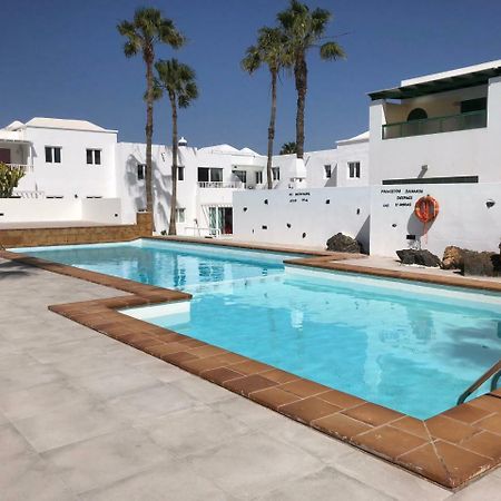 Sea Breeze With Shared Pool And Near The Beach Lejlighed Costa Teguise Eksteriør billede